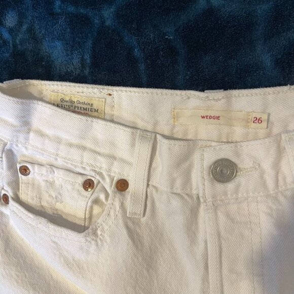 LEVI'S Premium Denim Wedgie White Distressed Ripped Jeans Size 26 - Picture 5 of 6